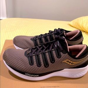 Saucony
Versafoam Extol